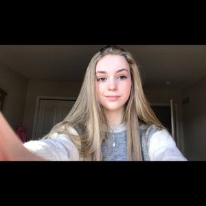 Meet your Posher, Kayla